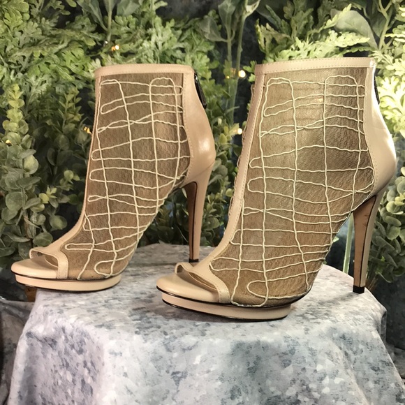 🌟BCBG Max Azria Gamma Dress 7.5M (EUR37.5) Soy Chai 4.5” Heels, 100% Leather🌟 - Picture 4 of 15